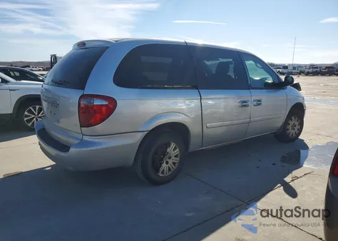 2005 Chrysler Town & Country Lx z USA, uszkodzony, nr VIN 2C4GP44R15R468455